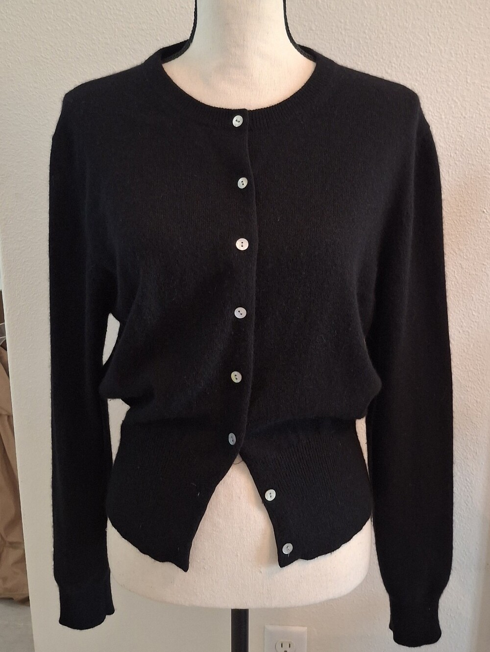 Women's Black Button-Front Crewneck Cardigan Cashmere